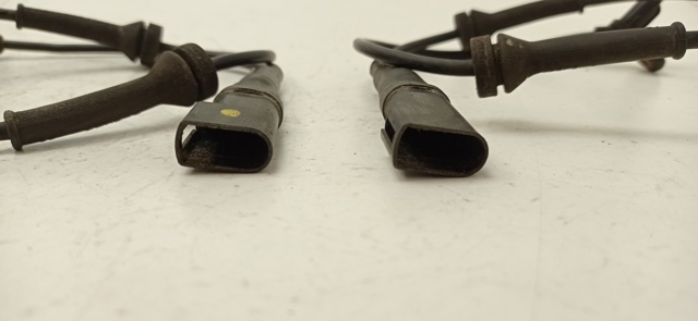 Czujnik ABS przedni 98AG2B372AF FORD