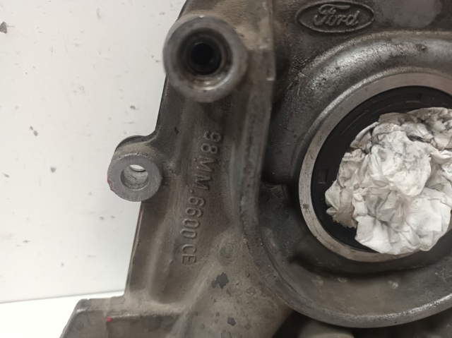Pompa oleju 98MM6600CE FORD