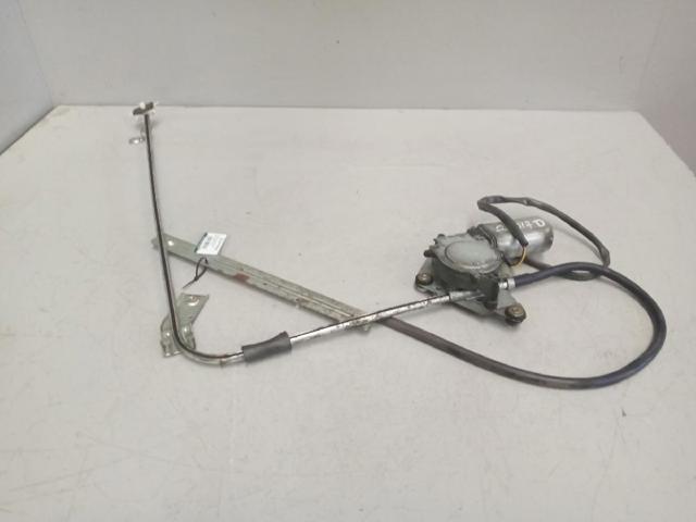 Mechanizm podnoszenia szyby drzwi przednich prawych 99487780 IVECO