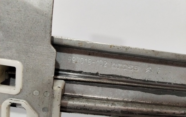Mechanizm podnoszenia szyby drzwi przednich lewych 997018102 PEUGEOT