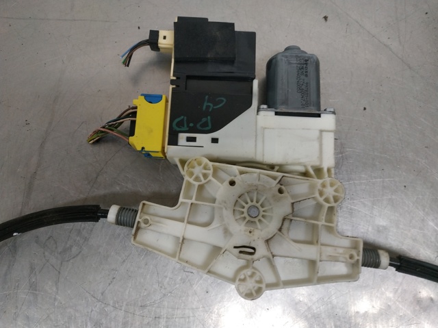 Mechanizm podnoszenia szyby drzwi przednich prawych 997831101 PEUGEOT