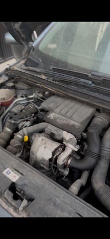 Silnik w komplecie 9HX PEUGEOT