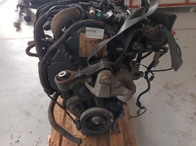 Silnik w komplecie 9HZ PEUGEOT