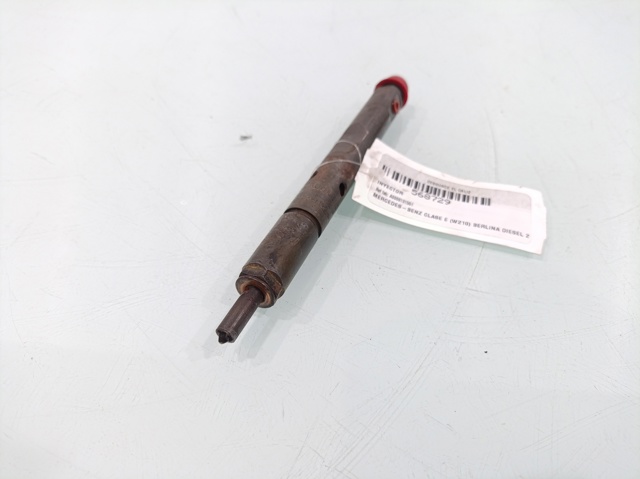 Wtryskiwacz paliwa A0000101551 MERCEDES