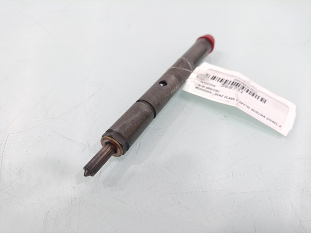 Wtryskiwacz paliwa A0000101551 MERCEDES