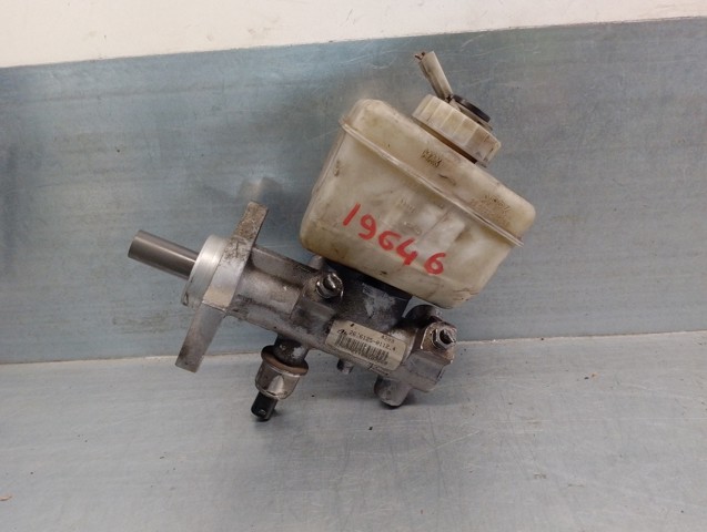 Główny cylinder hamulców A0004316201 MERCEDES