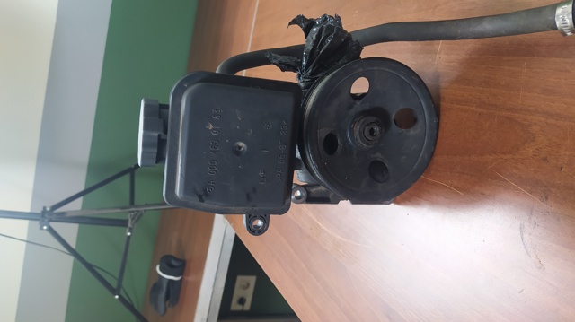 Zbiornik płynu wspomagania A0004600183 MERCEDES