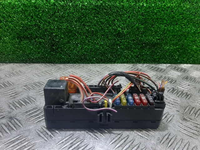 Skrzynka bezpieczników Mercedes E S210