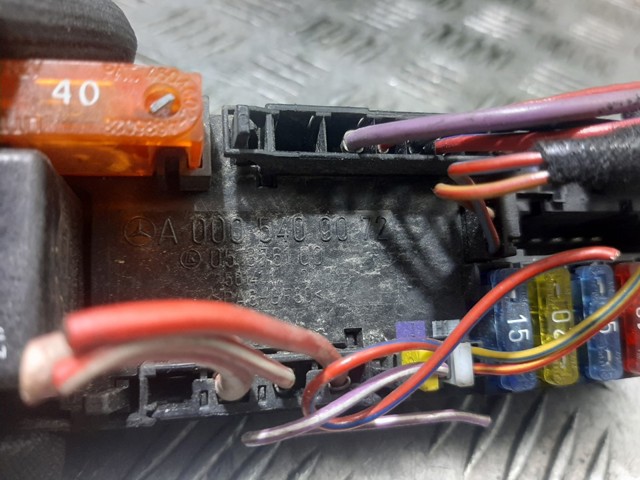 Skrzynka bezpieczników Mercedes E S210