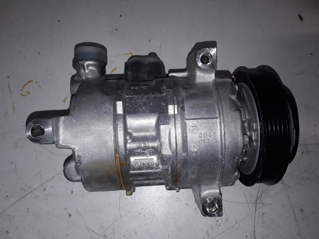 Sprężarka klimatyzacji A0008304202 MERCEDES