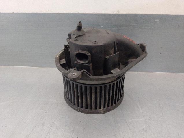 Silniczek wentylatora nagrzewnicy (ogrzewacza wnętrza) A0008352285 MERCEDES