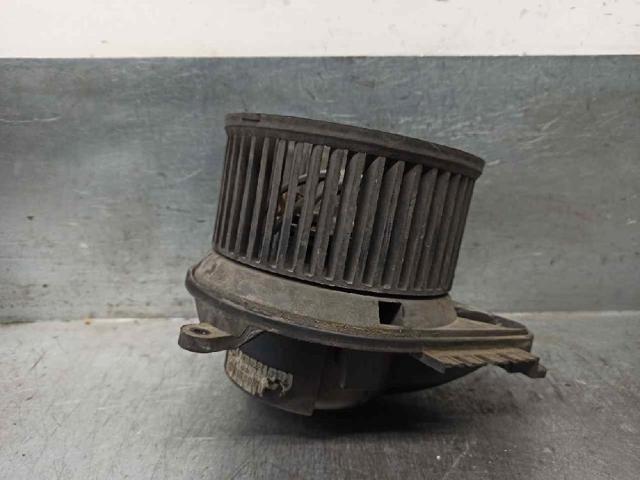 Silniczek wentylatora nagrzewnicy (ogrzewacza wnętrza) A0008352285 MERCEDES