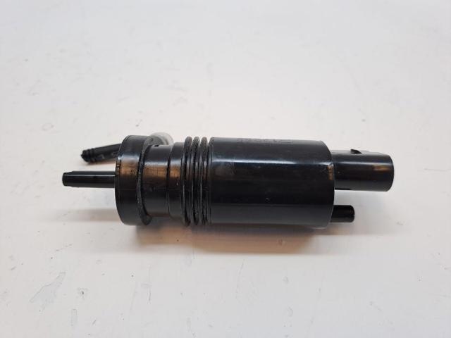Pompka spryskiwacza szyby przedniej A0008690500 MERCEDES