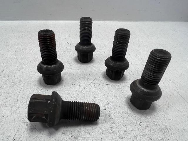 Śruba koła A0009904907 MERCEDES