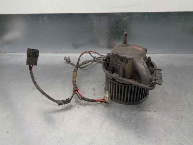 Silniczek wentylatora nagrzewnicy (ogrzewacza wnętrza) A0018305608 MERCEDES