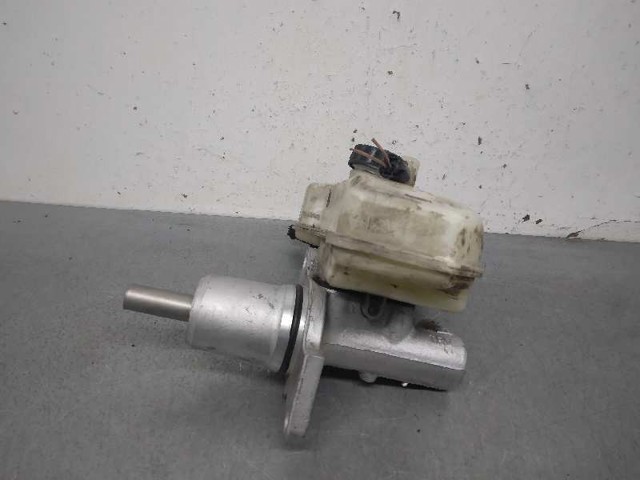 Zbiorniczek głównego cylindra hamulcowego (płynu hamulcowego) A0024314502 VAG