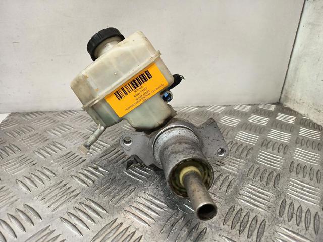 Zbiorniczek głównego cylindra hamulcowego (płynu hamulcowego) A0024315202 MERCEDES