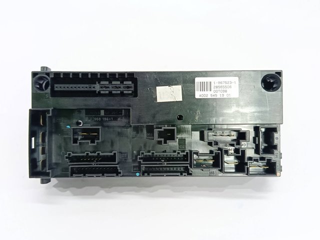 Skrzynka bezpieczników A0025451901 MERCEDES