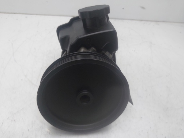 Pompa wspomagania hydraulicznego kierownicy A0044667001 MERCEDES