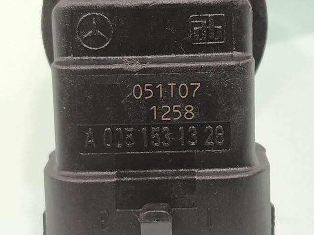 Czujnik położenia wałka rozrządu A0051531328 MERCEDES