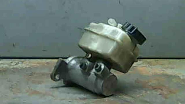 Główny cylinder hamulców A0064300001 MERCEDES