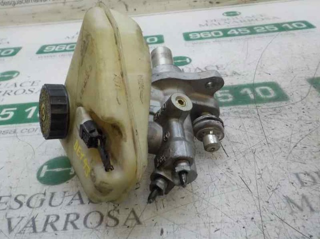 Główny cylinder hamulców do Mercedes S W221