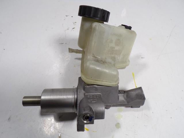 Główny cylinder hamulców A0064301501 MERCEDES