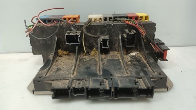 Skrzynka bezpieczników Mercedes S W220