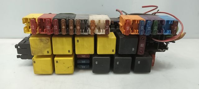 Skrzynka bezpieczników Mercedes S W220