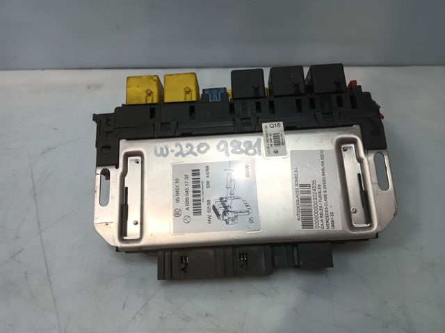 Skrzynka bezpieczników Mercedes S W220