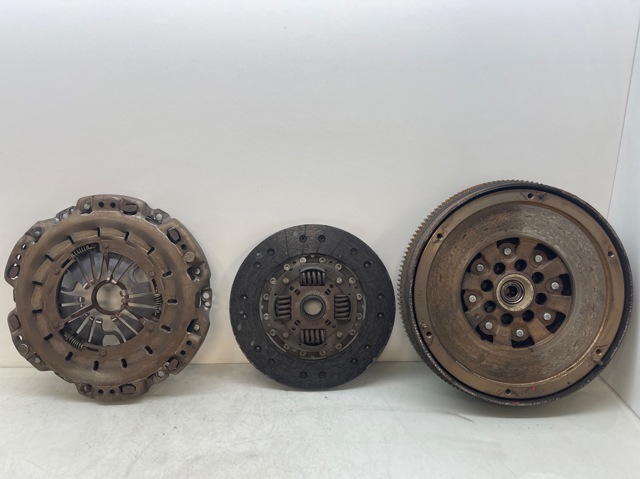 Zestaw sprzęgła (3 części) A0212501201 MERCEDES