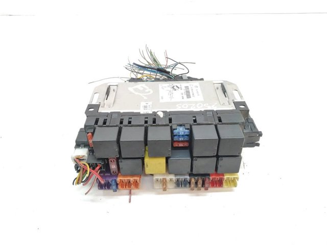 Skrzynka bezpieczników Mercedes S W220