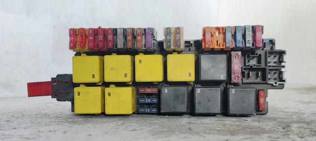 Skrzynka bezpieczników Mercedes S W220