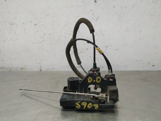 Zamek drzwi przednich prawych A046818 GM
