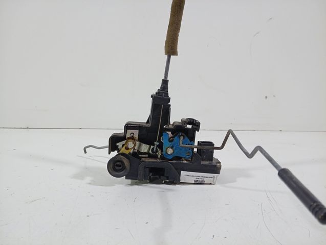 Zamek drzwi przednich prawych A046818 OPEL