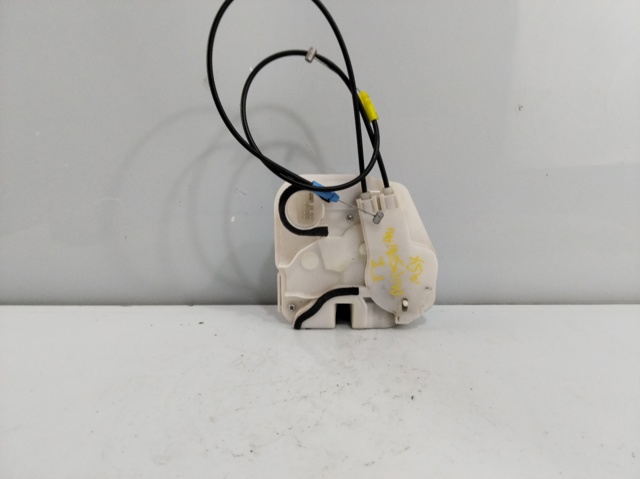Zamek drzwi przednich prawych A047218 MITSUBISHI