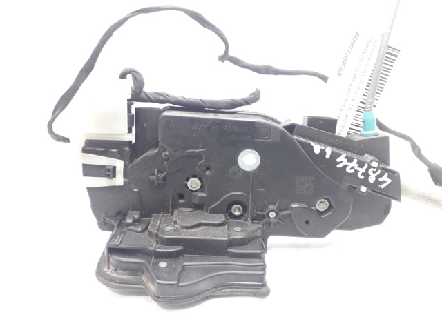 Zamek drzwi przednich prawych A0997202002 MERCEDES