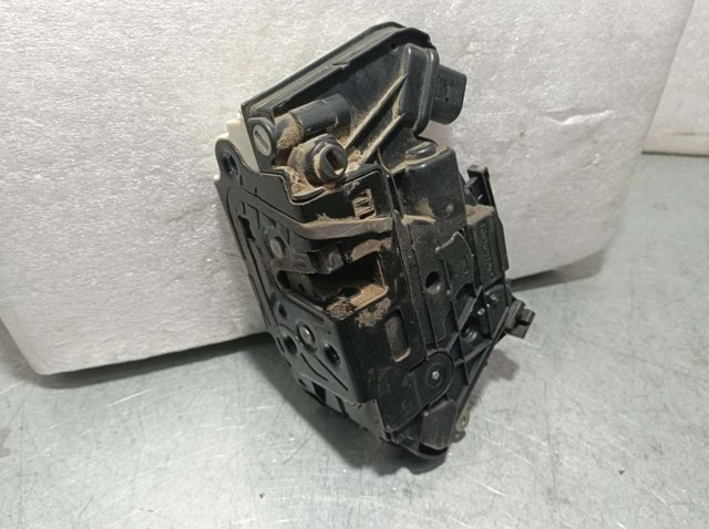 Zamek drzwi przednich prawych A0997202201 MERCEDES