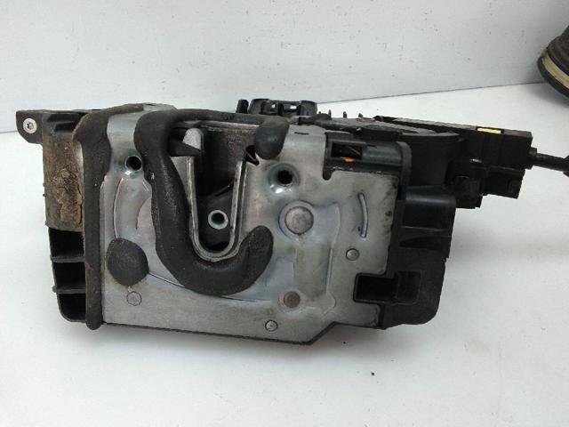 Zamek drzwi przednich lewych A0997206301 MERCEDES