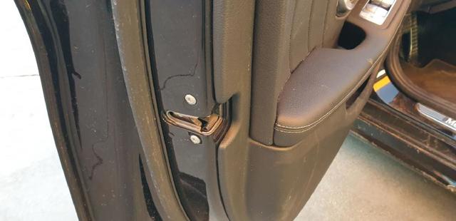 Zamek drzwi przednich lewych A0997206301 MERCEDES