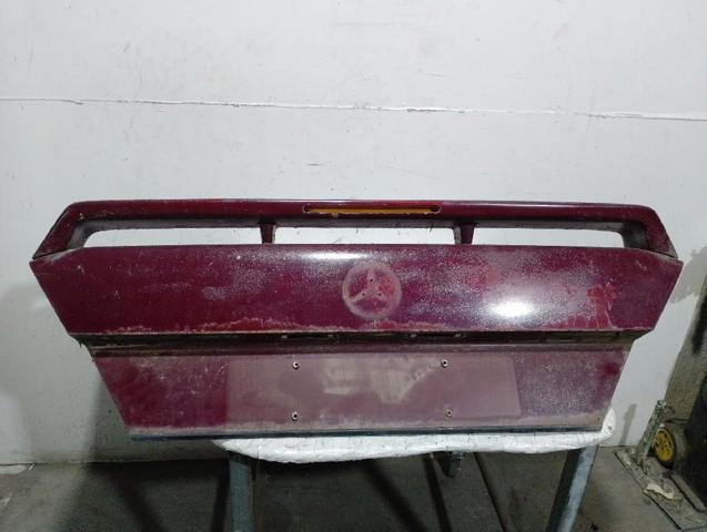 Klapa bagażnika do Mercedes E W124