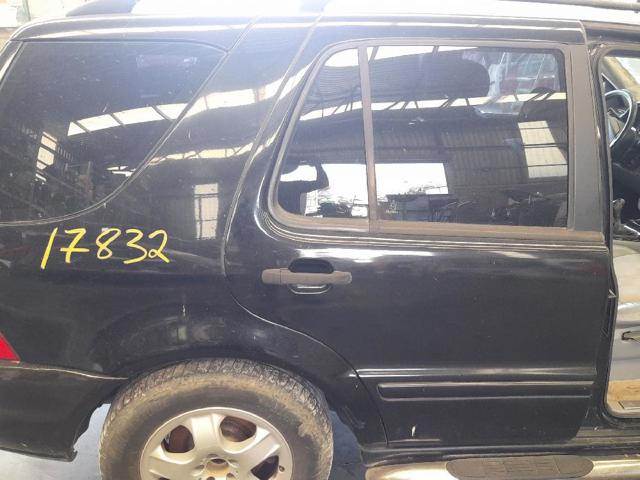 Drzwi tylne prawe A1637301605 MERCEDES