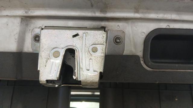 Zamek klapy bagażnika (3/5 drzwi tylnych) A1637400235 MERCEDES