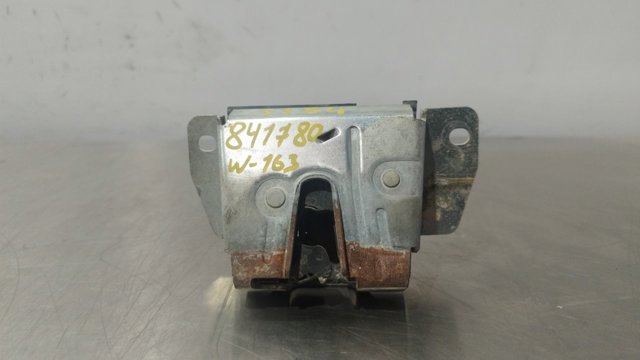 Zamek klapy bagażnika (3/5 drzwi tylnych) A1637400235 MERCEDES