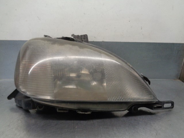 Reflektor prawy A1638200261 MERCEDES