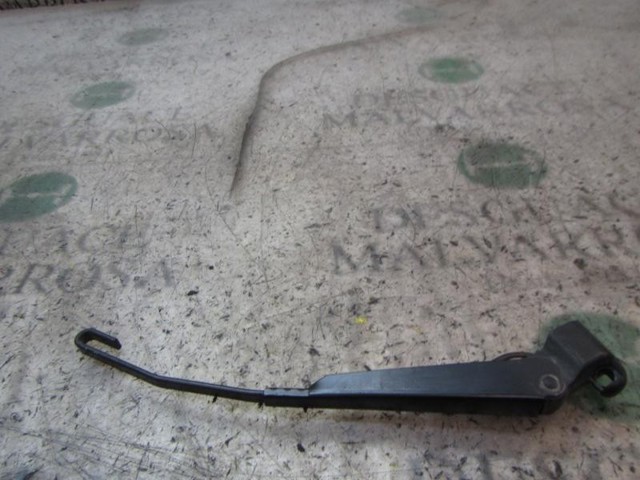 Ramię wycieraczki szyby tylnej A1638201944 MERCEDES