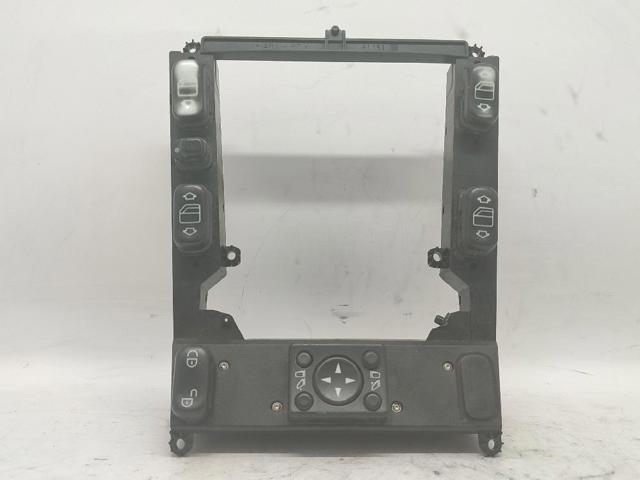 Panel przyciskowy sterowania podnośnikiem szyb konsoli centralnej A1638207110 MERCEDES