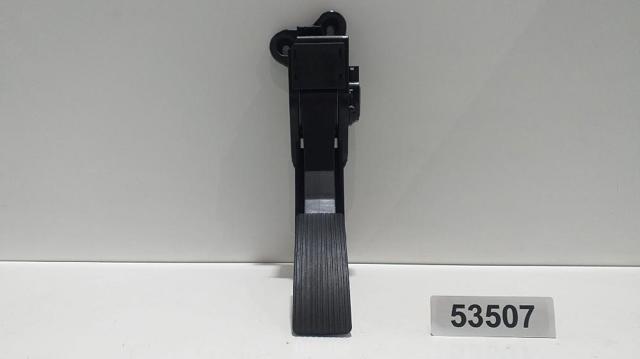 Pedał przyspieszenia (gazu) A1643000004 MERCEDES