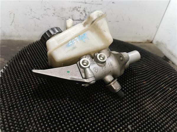 Zbiorniczek głównego cylindra hamulcowego (płynu hamulcowego) A1644300202 MERCEDES