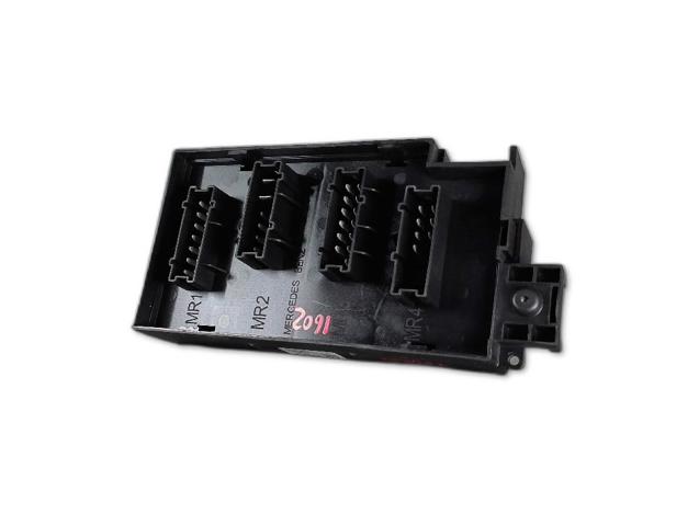 Skrzynka bezpieczników Mercedes R W251